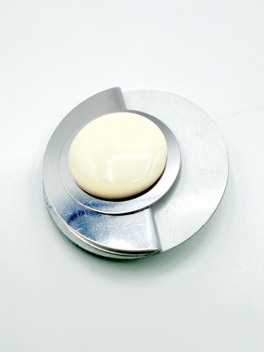 Vintage Modernist Silver Tone Disc Brooch Cream Cabochon